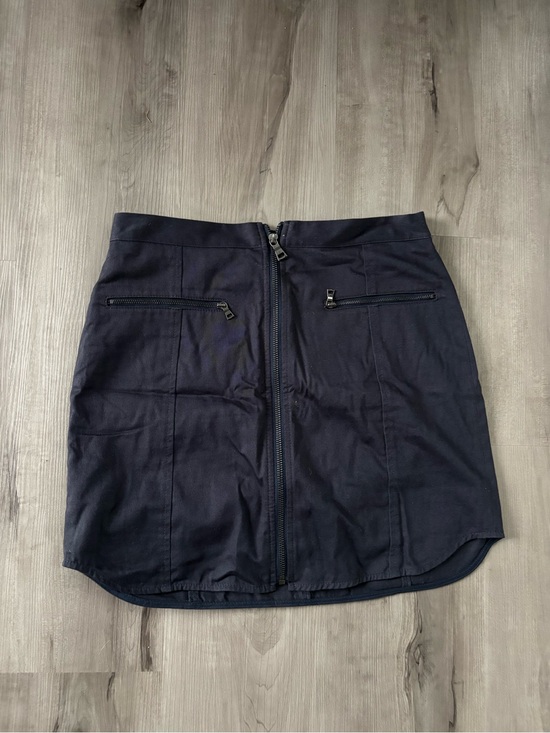 BCBGMaxAzria Dresses & Skirts - BCBGMaxAzria Navy Front-Zip Mini Skirt